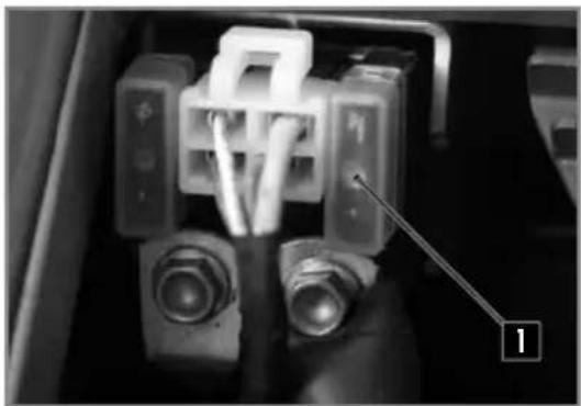 Sherco 250 SE (2023) - REPLACING THE MAIN FUSE - 1