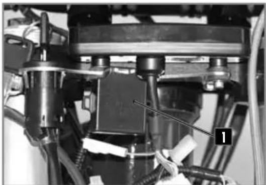 Sherco 250 SE (2023) - REEMPLACER LA BATTERIE DU COMPTEUR - 1