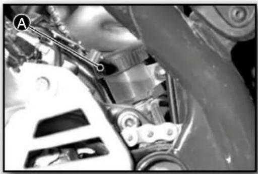 Sherco TY 125 (2024) - Checking and topping up the rear brake fluid - 1