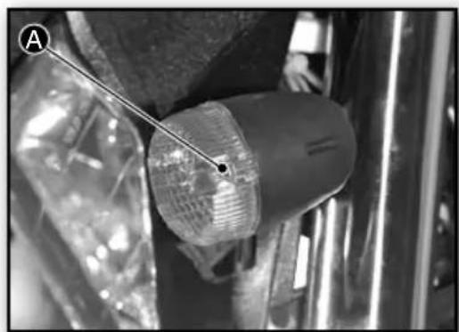 Sherco TY 125 (2024) - Changing the turn indicator bulb - 1