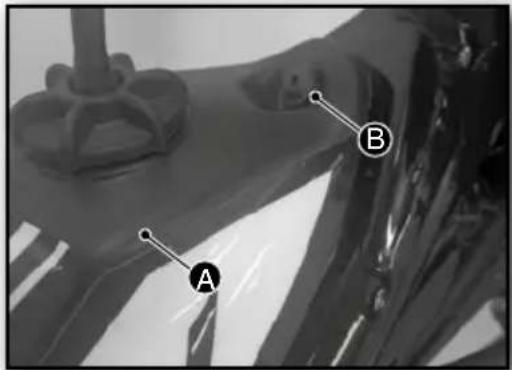 Sherco TY 125 (2024) - Régler le cable d'accelérateur - 1