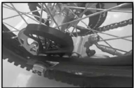 Sherco TY 125 (2024) - Removing and refitting the rear wheel - 4