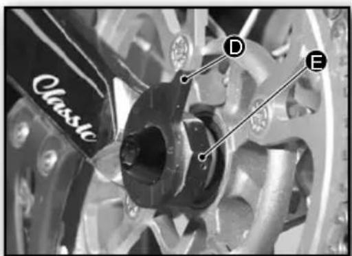 Sherco TY 125 (2024) - Adjusting the chain tension - 3