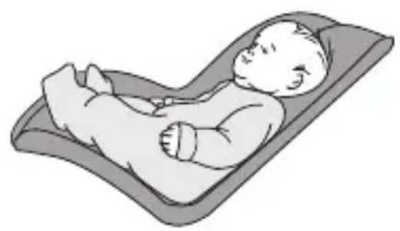 Evenflo LiteMax Sport - Attacher l'enfant dans le porte-bébe - 1