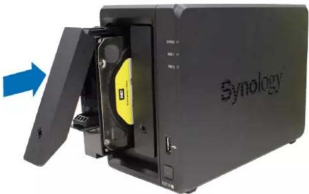 SYNOLOGY DiskStation DS720+ - Installation des disques - 4