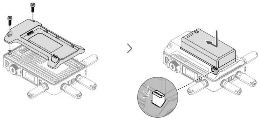 DJI Video Transmitter - 安装 WB37 智能电池 - 1