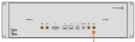 Blackmagic Design SmartView 4K G3 - Conexión de unidades en series - 1