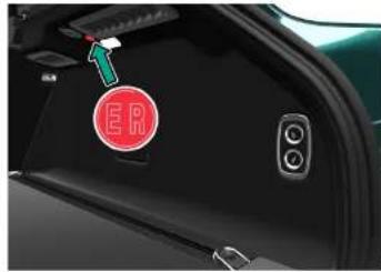 Aston Martin DBX707 (2025) - Ouverture de secours de la trappe de carburant - 1