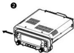 ICOM IC2730E - Alutilizar el soporte de combinacion MBA-4 - 3