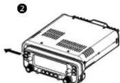 ICOM IC2730E - Cors de l'utilisation du support combiné MBA-4 - 3