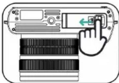 ROLLEI Powerflex X8 - Installing the Battery - 1