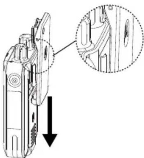 MOTOROLA Minitor VI - Fixation de la pince de ceinture - 1