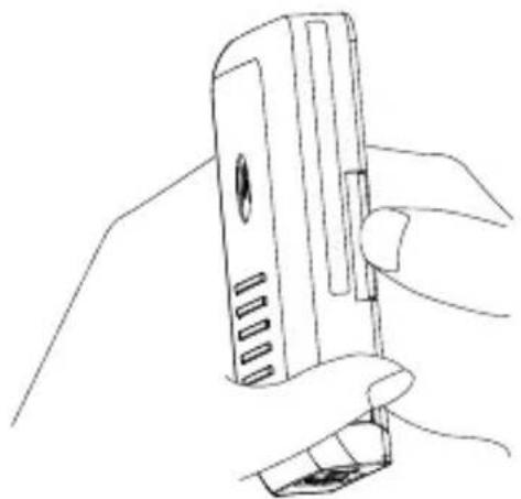 MOTOROLA Minitor VI - Préparation du compartiment de piles alcalines - 1
