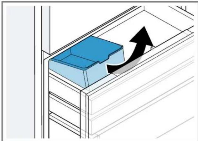 BOSCH B36IT100NP - Removing the ice storage container - 1