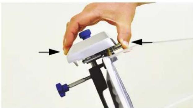 Vollrath 40950 - NOTICE: Use the integrated sharpener to sharpen the blade. Do not remove the blade to sharpen. - 5
