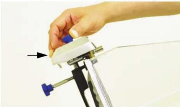 Vollrath 40950 - NOTICE: Use the integrated sharpener to sharpen the blade. Do not remove the blade to sharpen. - 4