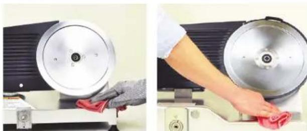 Vollrath 40950 - Clean the Slicer - 4