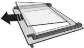 INDESIT IO 5280C B - CLICK & CLEAN - CLEANING THE GLASS - 2