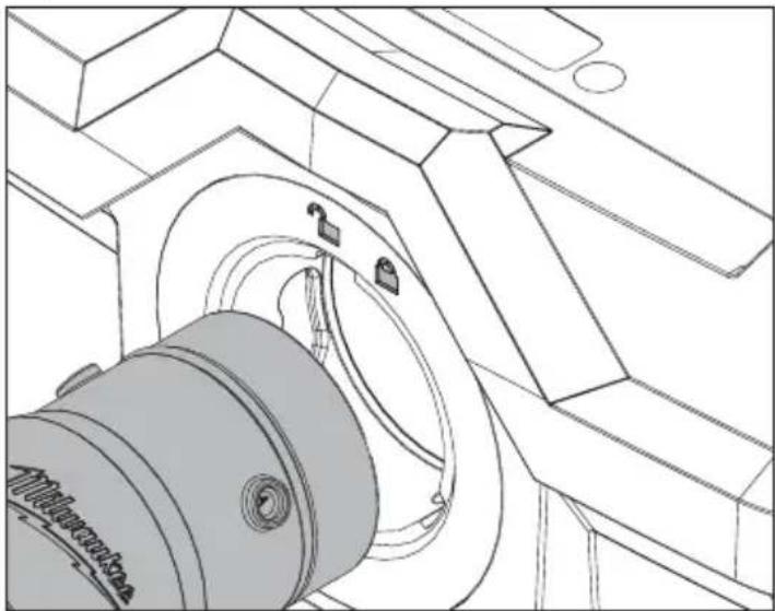 MILWAUKEE M18 Fuel PACKOUT VACLINK 088820 - Installation du tuyau et des accessoires - 1