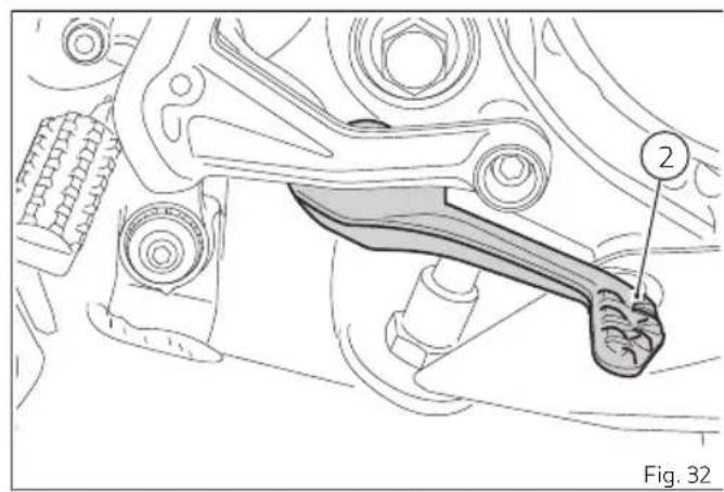 DUCATI Panigale V2 (2026) - Réglage de la position du sélecteur de vitesse et de la pedale de frein arrêté - 1