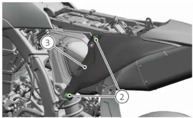 DUCATI Desmo450 MX Factory (2026) - Pose du cache létalr arriré gauche - 4