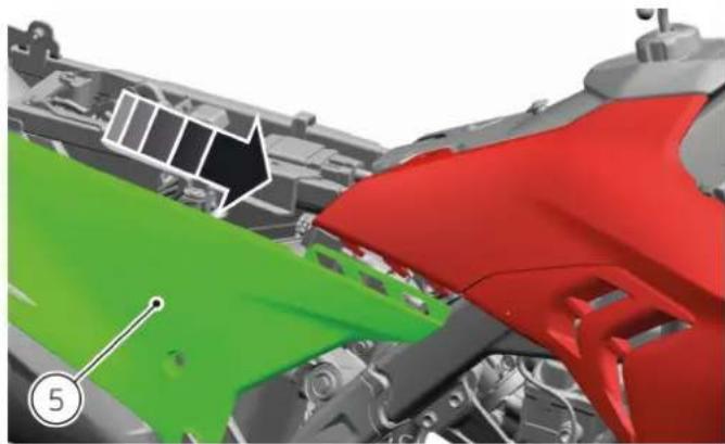 DUCATI Desmo450 MX Factory (2026) - Dépose du cache létalar arrière droit - 4