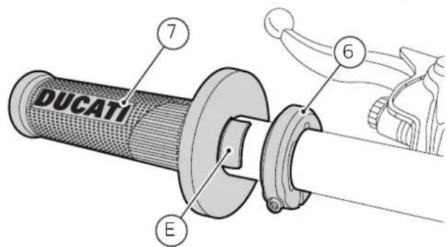 DUCATI Desmo450 MX Factory (2026) - Depose du Map Selector - 3
