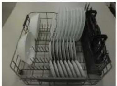 SAMSUNG DW80J3020US - CHARGEMENT DU PANIER INFÉRIEUR - 1