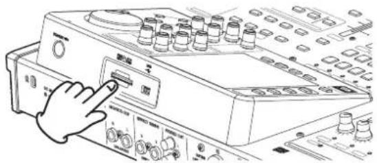 TASCAM DP32SD - Retrait de la carte - 1