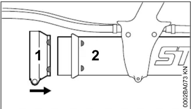 STIHL SR 450 - Faltenschlauch an Blasrohr montieren - 1
