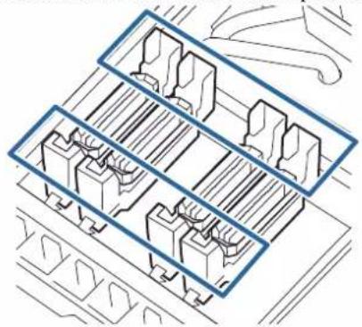 EPSON SureColor SCS60600L - Tenez la tige de nettoyage perpendicular et essuyez la zone externe des capuchons. - 2