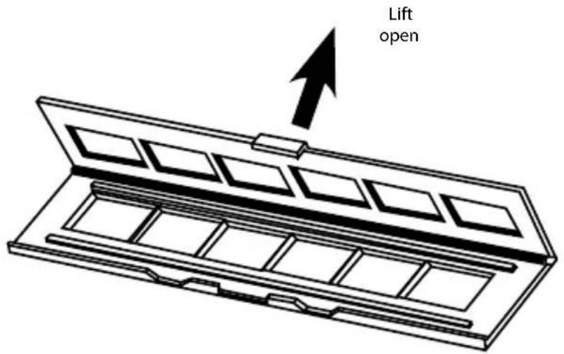 BRAUN CyberView X5 - Loading 135 fi lm into the holder - 4