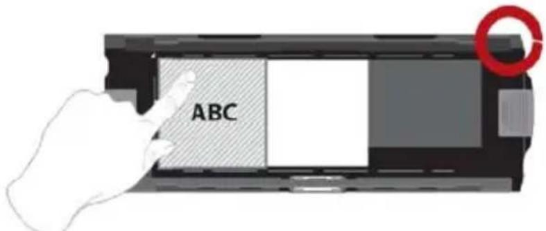 BRAUN CyberView X5 - 120er Filme in den Halter laden - 1
