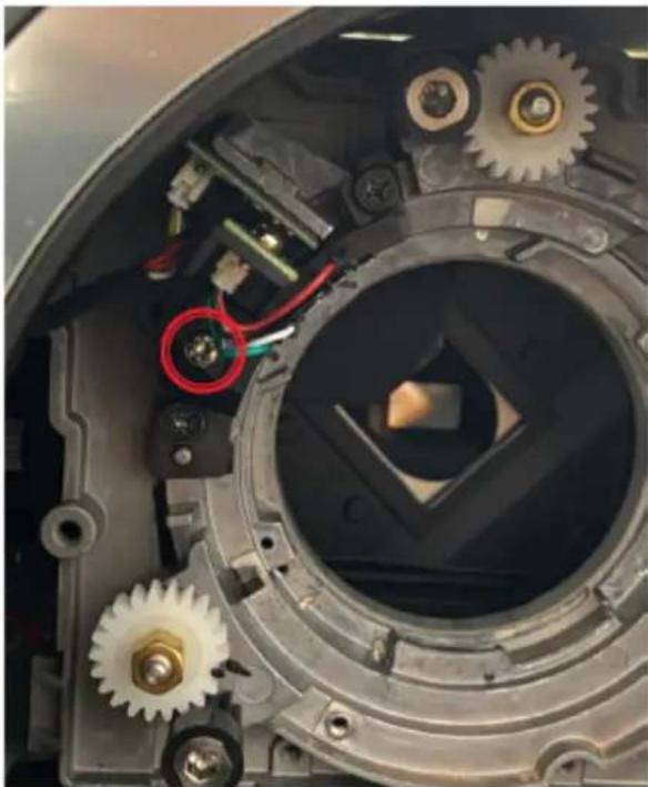 OPTOMA BXCTA16 - Installation de l'adaptateur à broche Pogo pour objectif UST (LSM 2 UNIQUEMENT) - 4