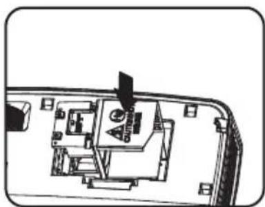 BENQ MW526E - Mettez le projecteur hors tension et débranchez-le de la prise murale. Si la lampe est chaude, laissez-la refroidir pendant 45 minutes pour éviter de vous brûler.6 - 7