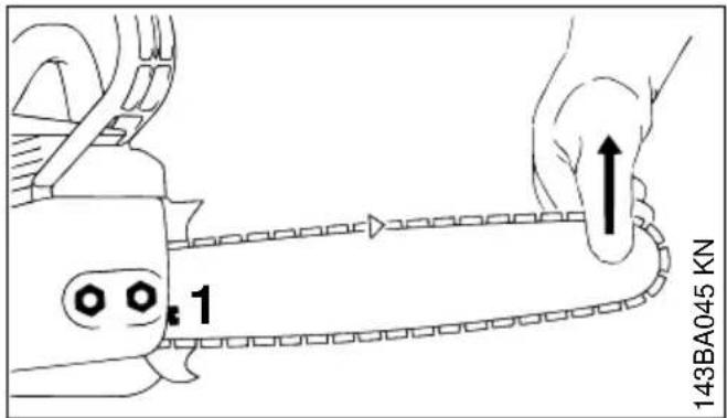 STIHL MS 180 - Zaagketting spannen (frontale kettingspanner) - 1
