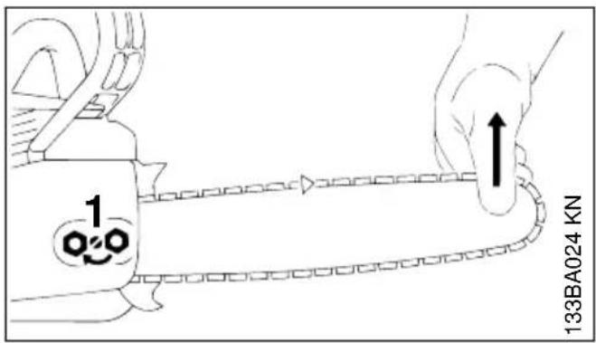STIHL MS 180 - Zaagketting spannen (zijdelings geplaatste kettingspanner) - 1
