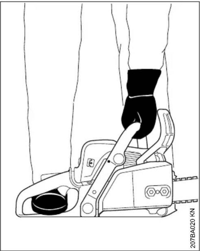 STIHL MS 180 - Motorsäge halten - 1