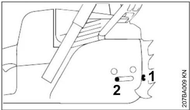STIHL MS 180 - Kettenraddeckel abbauen - 2