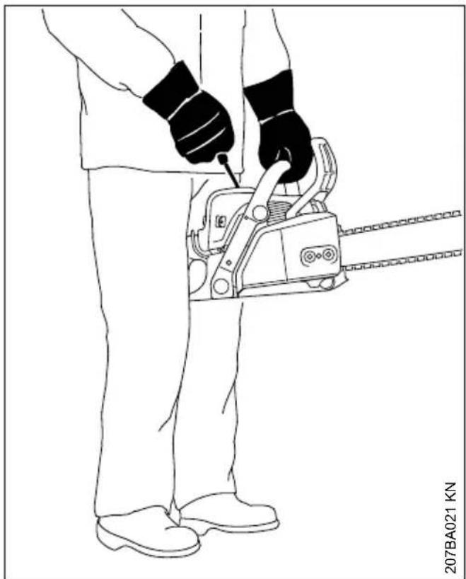 STIHL MS 180 - Zwischen Knie oder Oberschenkel - 1