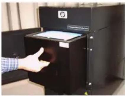 HP Designjet HD Pro Scanner - Az ij szur0(k) behelysezese - 1