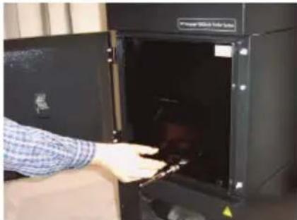 HP Designjet HD Pro Scanner - Wyjmowanie starych filtrów - 3