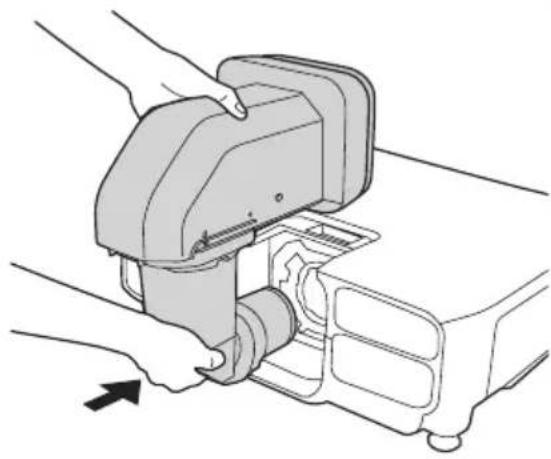 EPSON ELPLX02S - Retirez le couvercle d'objectif (petit) de l'unité d'objectif. - 1