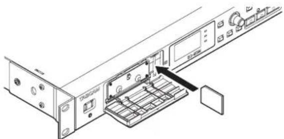 TASCAM SD20M - Insertion de la carte - 1