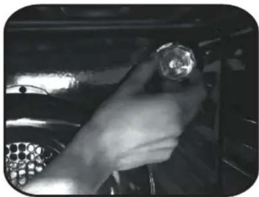 HOOVER HOZ5870IN1 - CHANGING THE BULB - 1