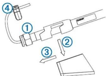 GARMIN gWind Wireless - Securing the Device in the Mounting Bracket - 1