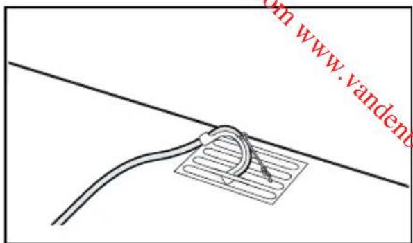 SIEMENS WT7U48DFG - Raccordez le tuyau d'évacuation comme suit : - 8