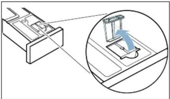 SIEMENS WT7U48DFG - Préparez le réserve d'eau de condensation pour l'entretien de l'appareil comme suit : - 1