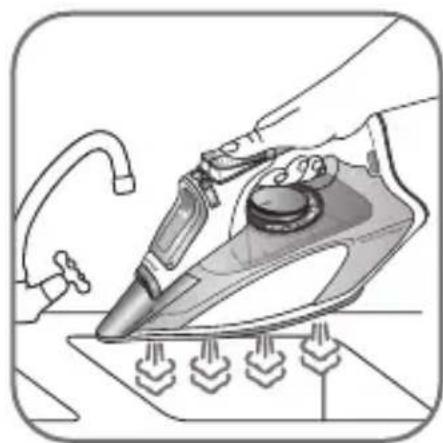 ROWENTA Focus DW5197 - FIRST USE & WATER TANK FILLING \* - 3