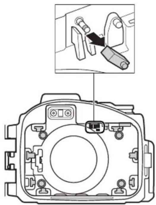 NIKON WPN2 - 打開防水罩 - 1